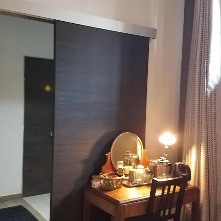 Chateau Besson Bed & Breakfast Desertines (Allier)