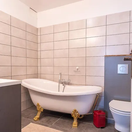 Chateau Besson Desertines (Allier)