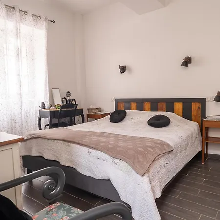 Chateau Besson 3*