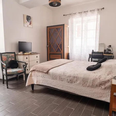 Chateau Besson 3*