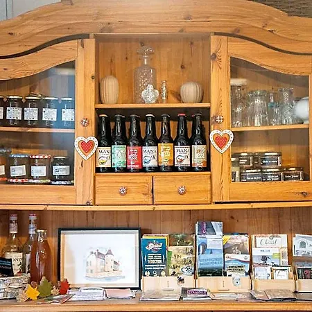Chateau Besson Bed & Breakfast Desertines (Allier)
