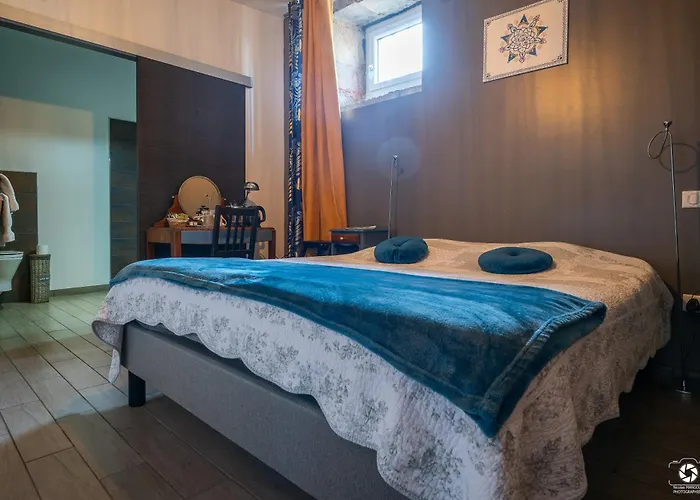 Chateau Besson 3* Desertines (Allier)