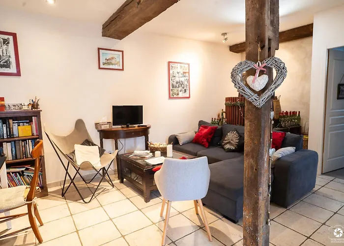 Chateau Besson Bed & Breakfast Desertines (Allier)