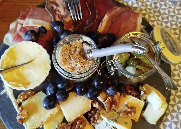 Chateau Besson 3* Desertines (Allier)